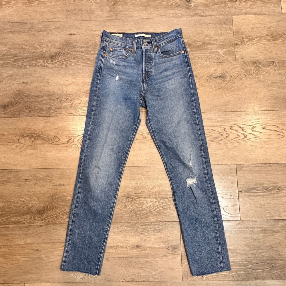 Levis Big E Wedgie Fit Jeans Distressed‎ Raw Hem Denim Size 24 Straight